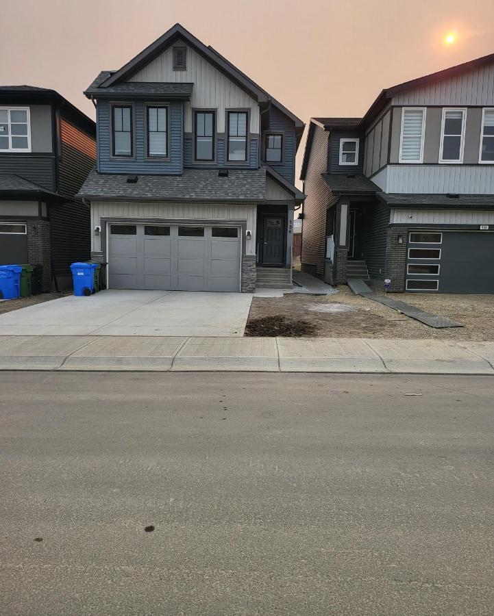 Luxury Suite In Calgary Nw Exterior foto
